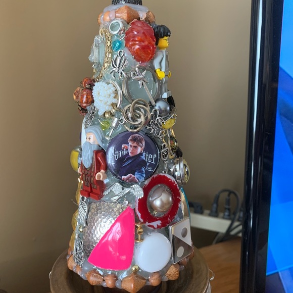 (SOLD!) Harry Potter Junkdrawer Tree Decoration - Picture 7 of 11